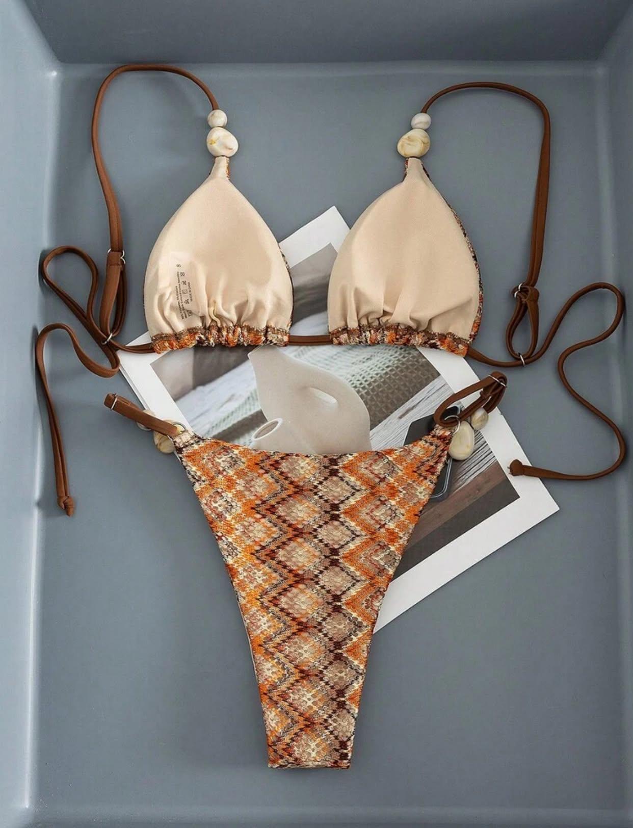 Bikini Modestia fotografiado sin modelo