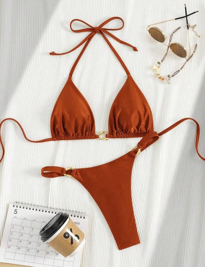 Bikini Calidez terracota fotografiado sin modelo