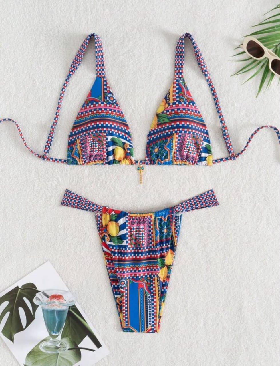 Bikini Creatividad fotografiado sin modelo