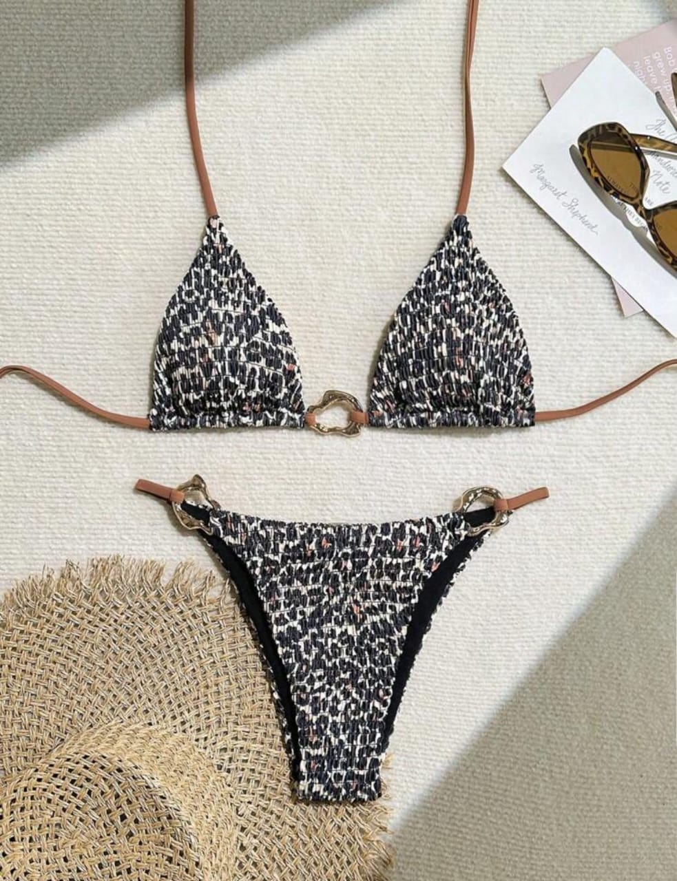 Bikini Distinción fotografiado sin modelo